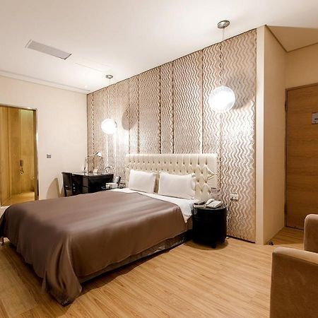 Motel Stars Тайчжун Экстерьер фото