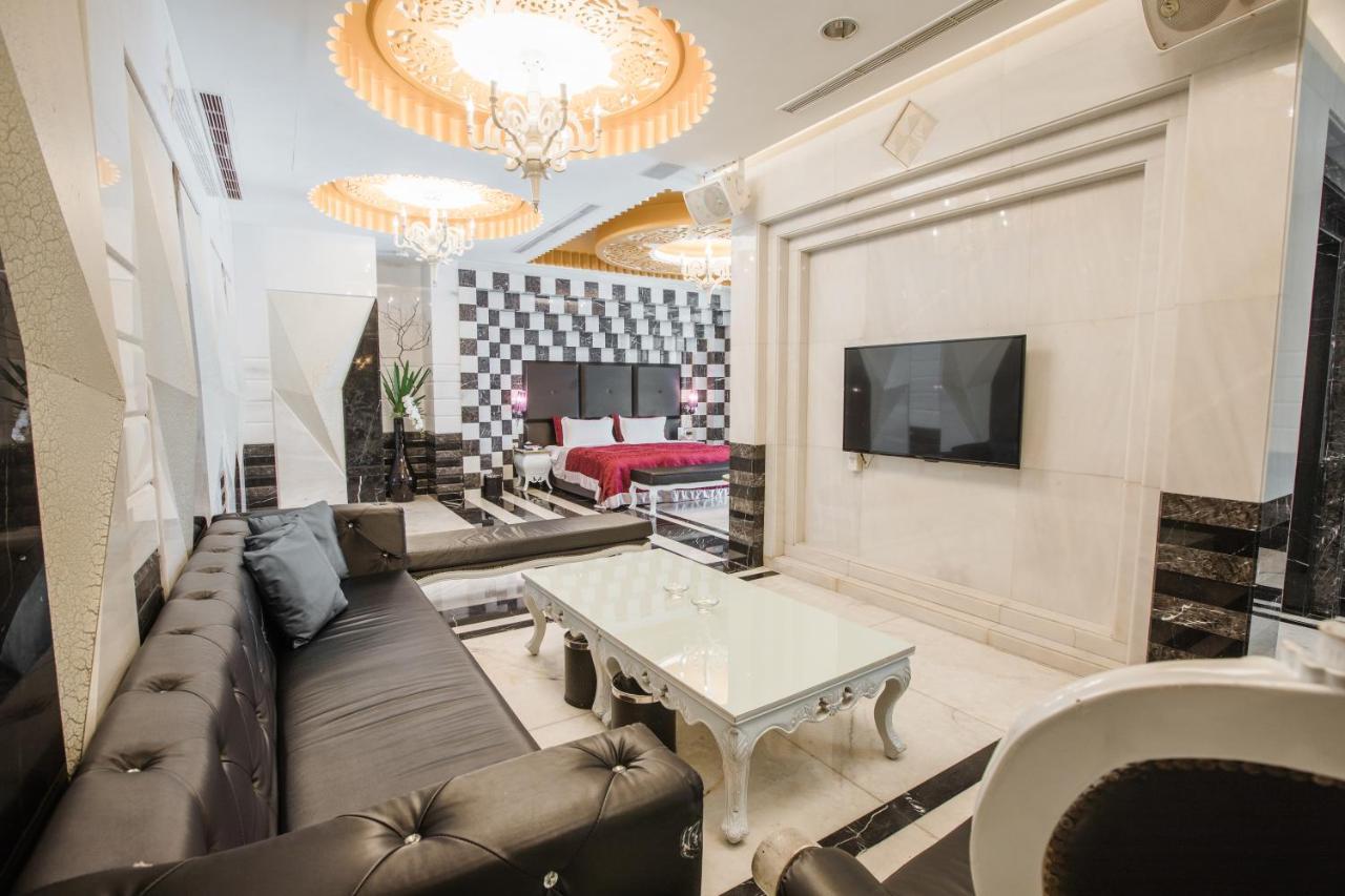 Motel Stars Тайчжун Экстерьер фото