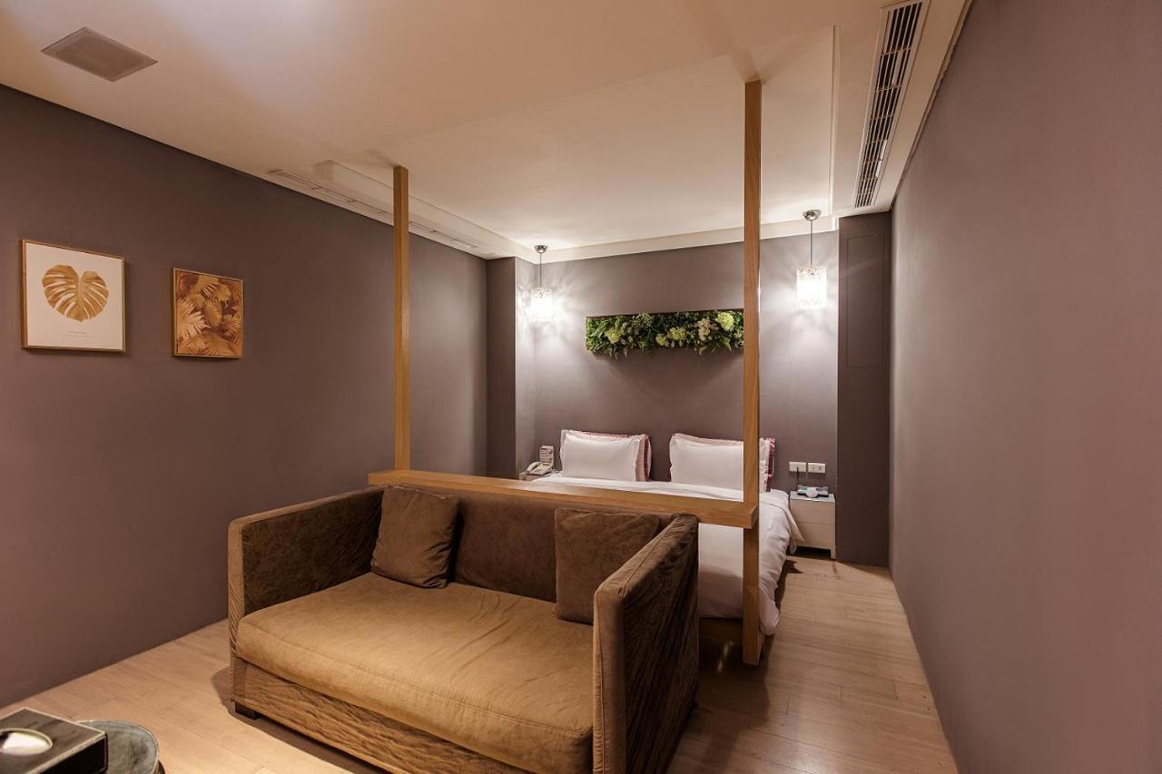 Motel Stars Тайчжун Экстерьер фото