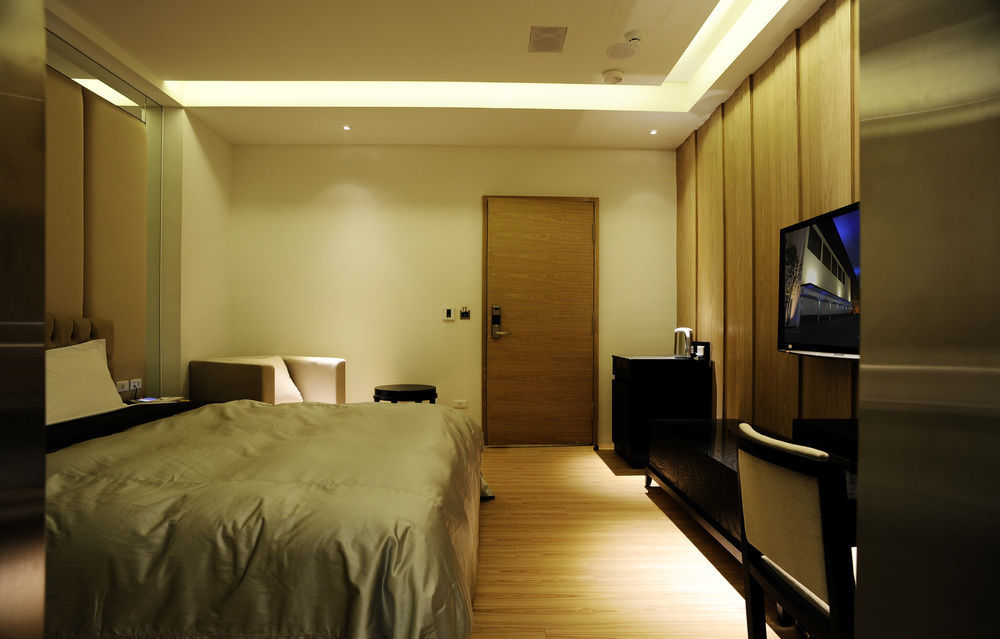 Motel Stars Тайчжун Экстерьер фото